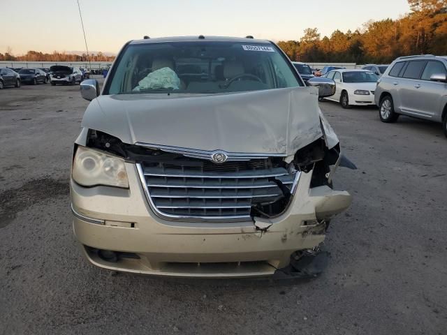 2010 Chrysler Town & Country Limited