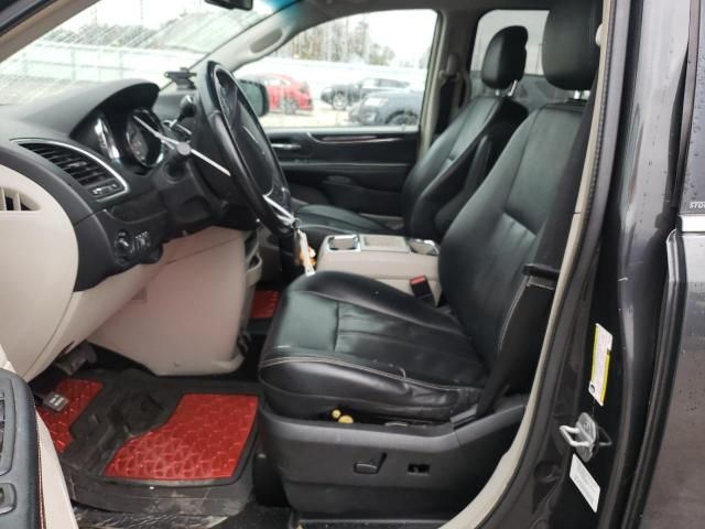 2012 Chrysler Town & Country Touring