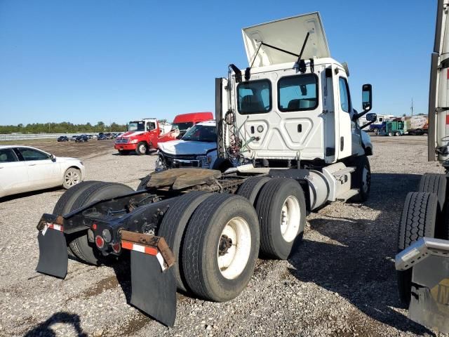 2018 Freightliner Cascadia 126