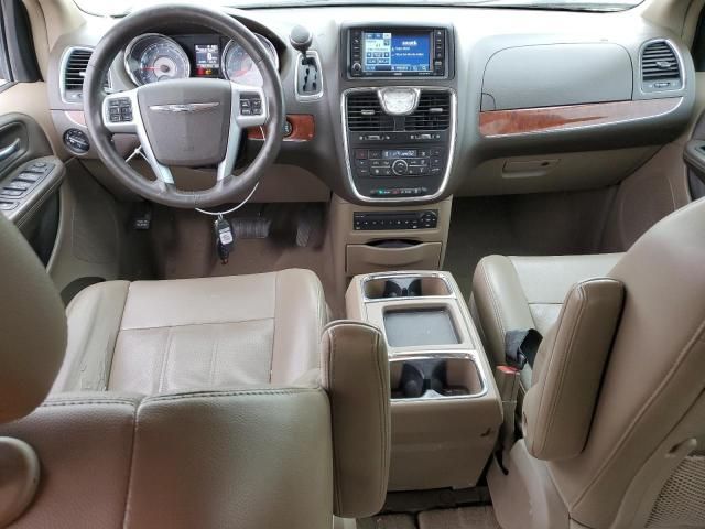 2012 Chrysler Town & Country Touring L