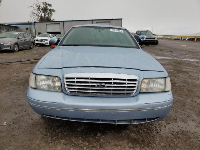 2000 Ford Crown Victoria LX