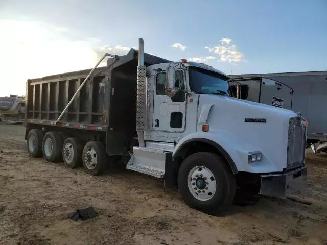 2014 Kenworth Construction T800