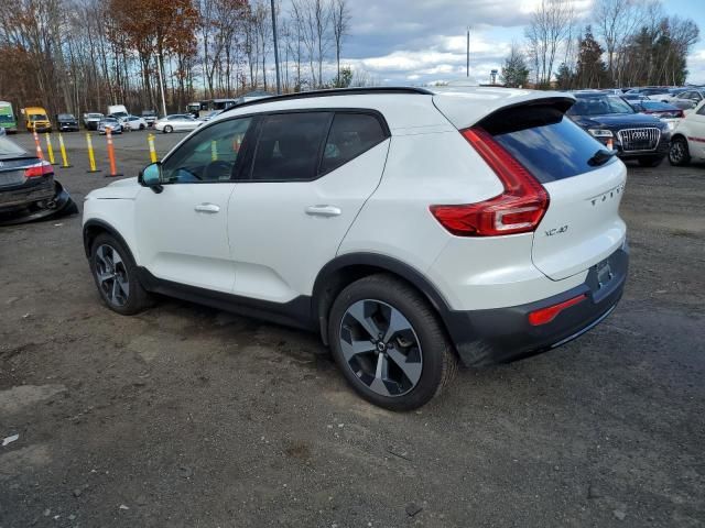 2024 Volvo XC40 Plus