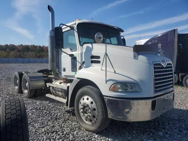 2006 Mack 600 CXN600