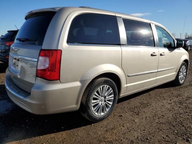 2013 Chrysler Town & Country Touring L