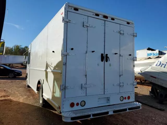 2007 Freightliner Chassis M Line WALK-IN Van