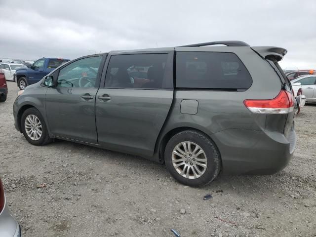 2012 Toyota Sienna XLE