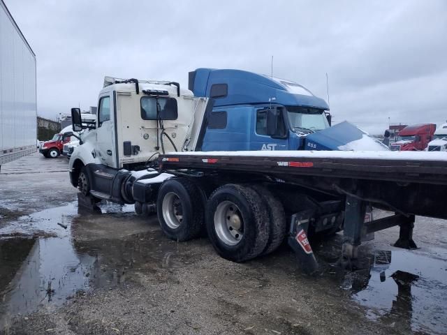 2016 Kenworth Construction T680