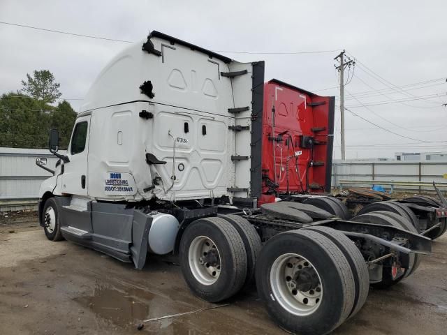 2020 Freightliner Cascadia 126