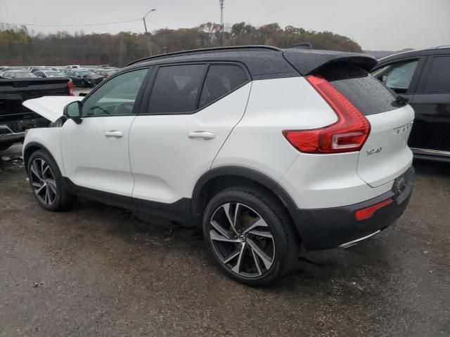 2019 Volvo XC40 T5 Momentum