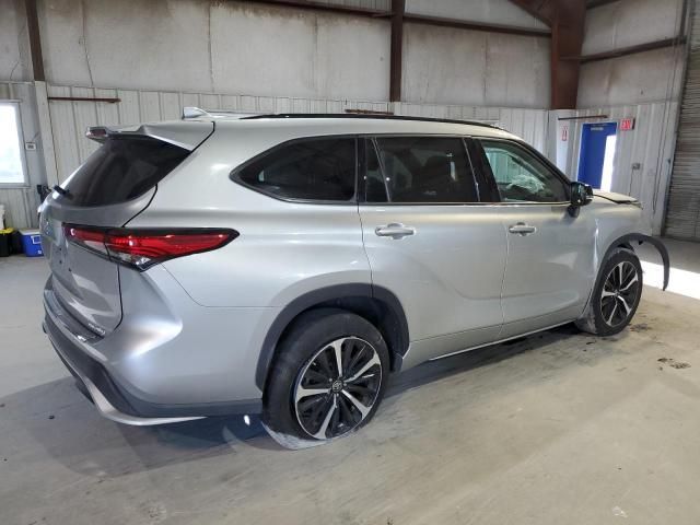 2022 Toyota Highlander XSE