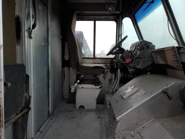 2009 Freightliner Chassis M Line WALK-IN Van