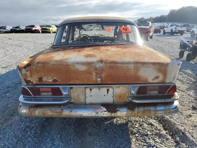 1960 Mercedes-Benz 220 S