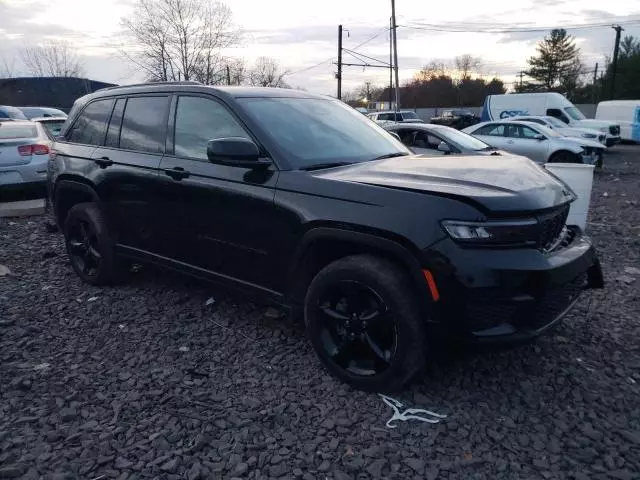 2023 Jeep Grand Cherokee Laredo