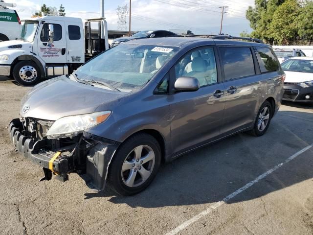 2016 Toyota Sienna LE