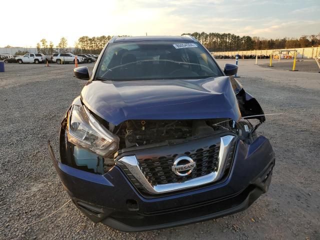 2019 Nissan Kicks S