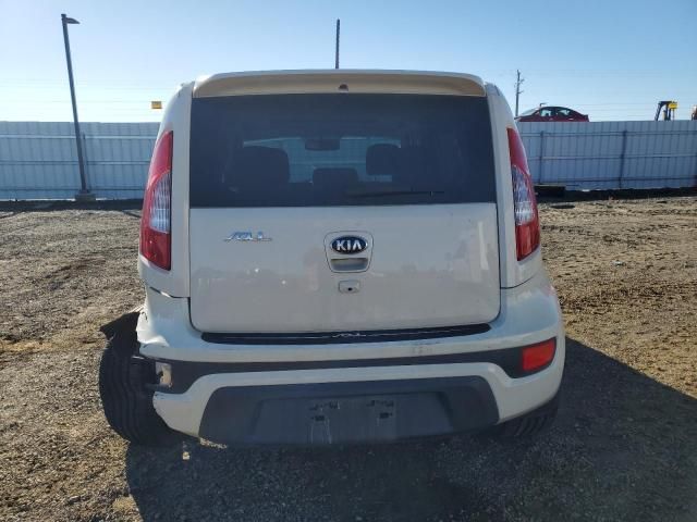 2013 KIA Soul +