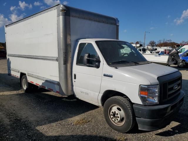 2021 Ford Econoline E350 Super Duty Cutaway Van