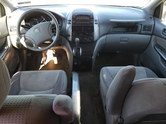 2009 Toyota Sienna CE