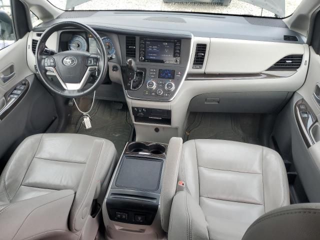 2018 Toyota Sienna XLE