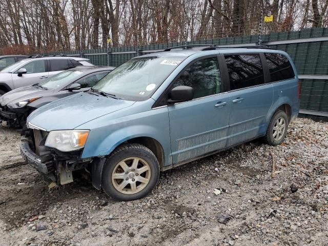 2010 Chrysler Town & Country LX