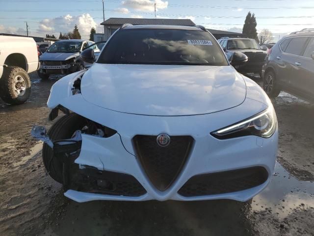 2022 Alfa Romeo Stelvio TI