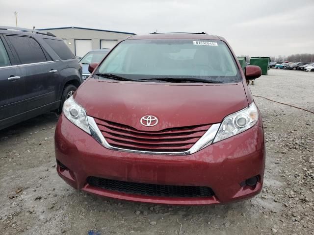 2015 Toyota Sienna LE