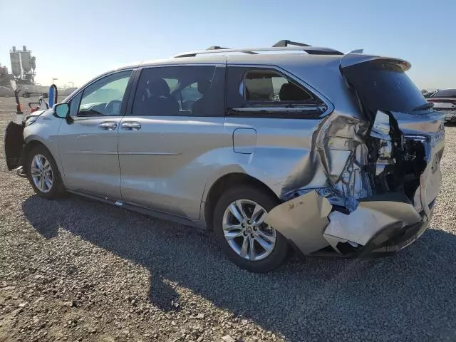 2022 Toyota Sienna Limited