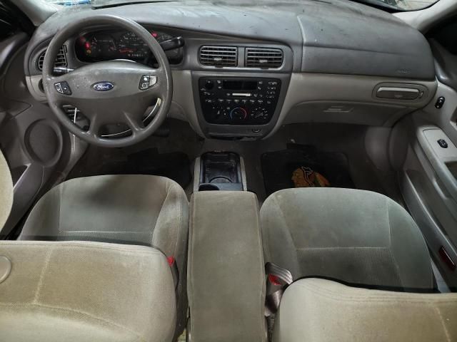 2003 Ford Taurus SE