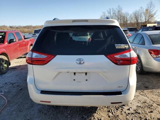 2017 Toyota Sienna XLE