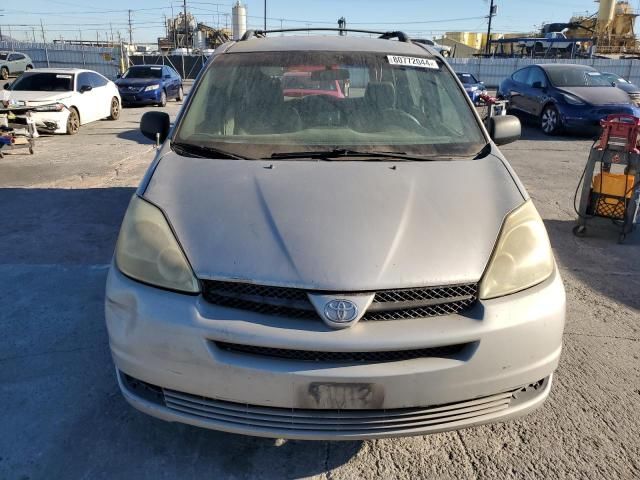 2004 Toyota Sienna CE