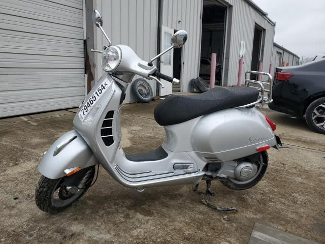 2009 Vespa GTS 250