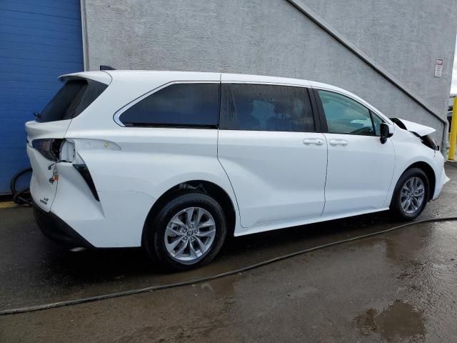 2024 Toyota Sienna LE