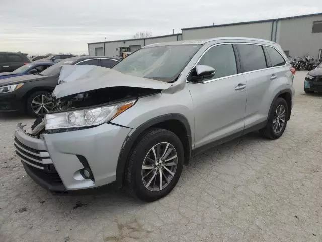 2019 Toyota Highlander SE