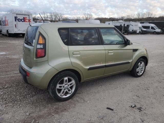 2010 KIA Soul +