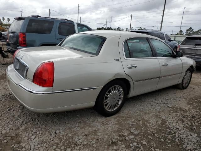 2006 Lincoln Town Car Signature Limited