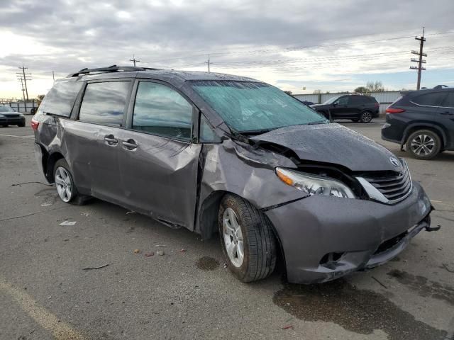 2016 Toyota Sienna LE