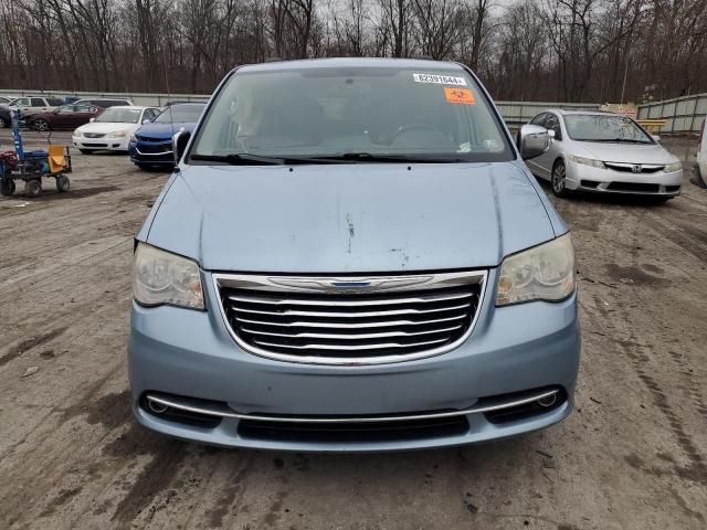 2013 Chrysler Town & Country Touring L