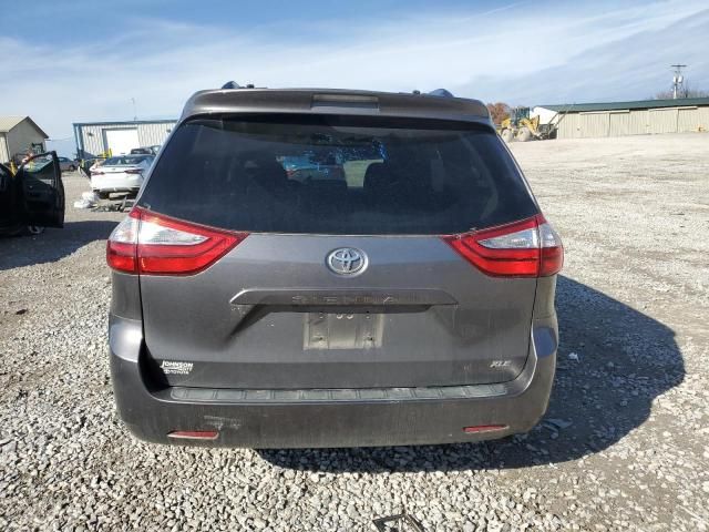 2017 Toyota Sienna XLE