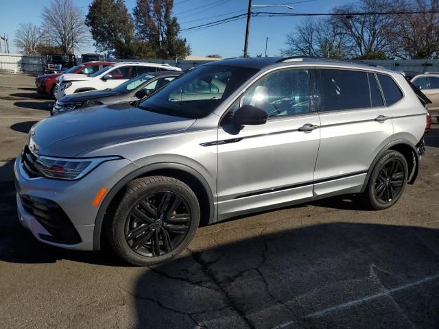 2022 Volkswagen Tiguan SE R-LINE Black