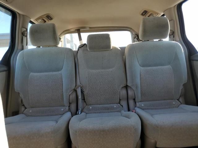 2005 Toyota Sienna CE