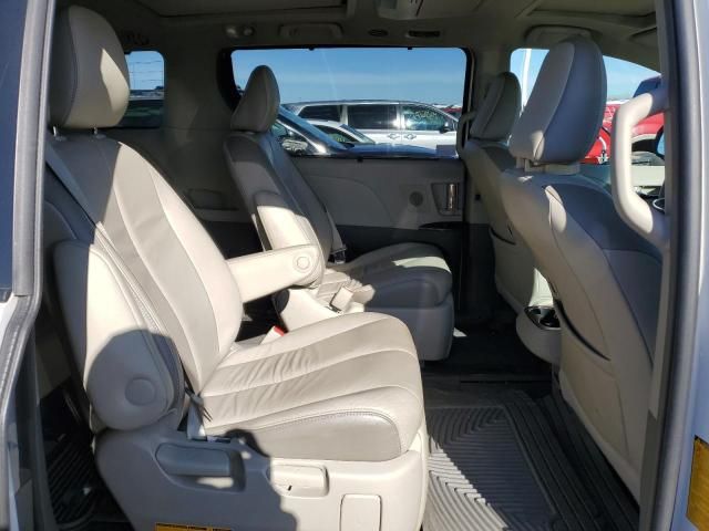 2014 Toyota Sienna XLE