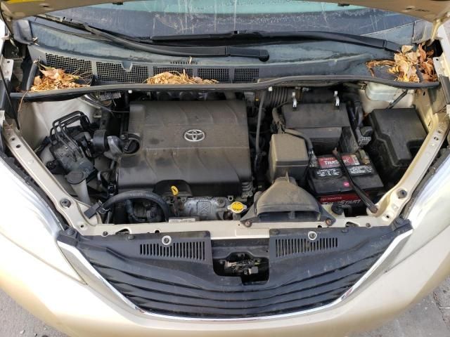 2011 Toyota Sienna LE