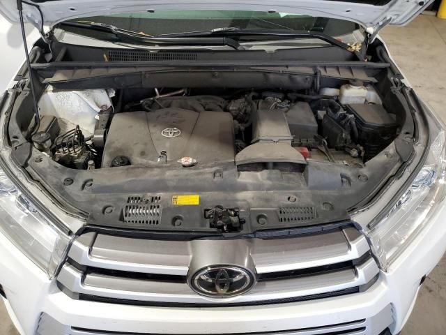 2018 Toyota Highlander SE