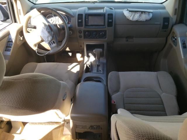 2005 Nissan Pathfinder LE