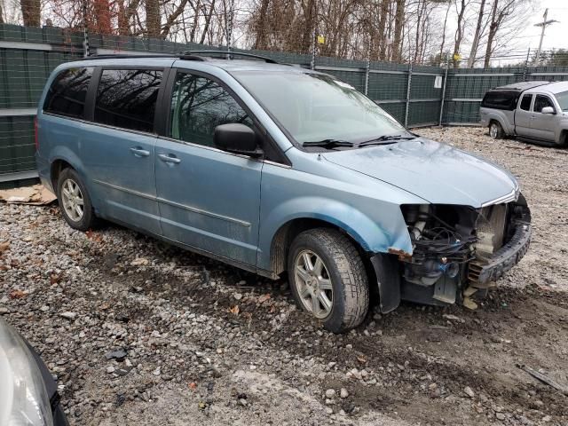 2010 Chrysler Town & Country LX