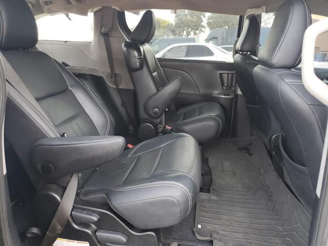 2015 Toyota Sienna Sport