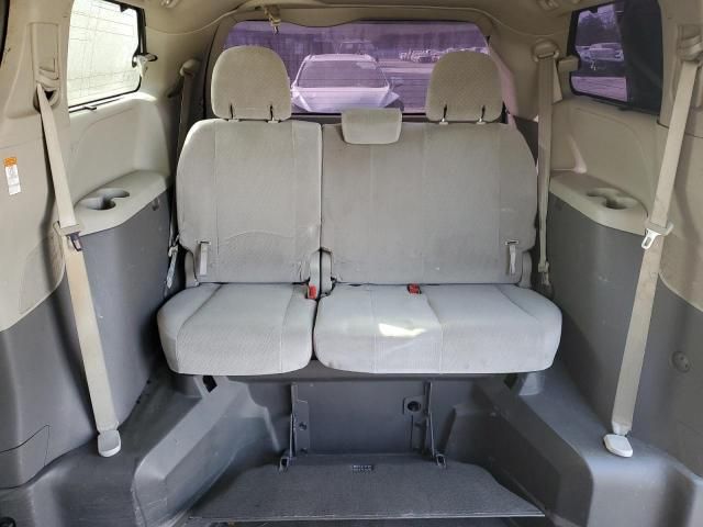 2015 Toyota Sienna LE