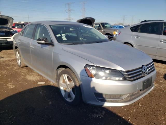 2013 Volkswagen Passat SE