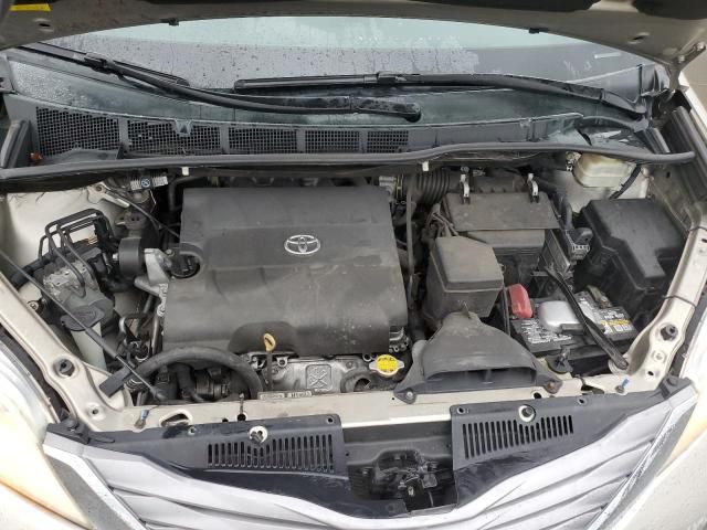 2016 Toyota Sienna XLE